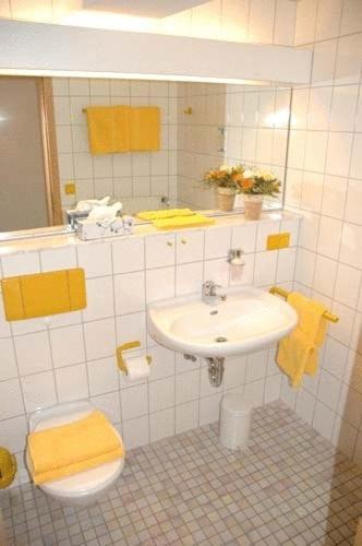 Hotel Pfaelzer Hof, Zum Schokoladengiesser Rodalben Esterno foto